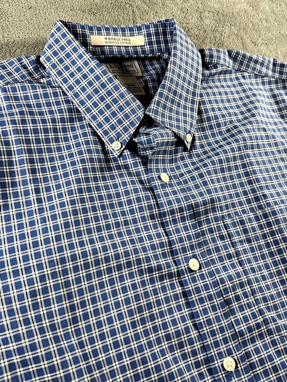 L.L.Bean Slightly Fitted Short Sleeve Shirt Blue White Plaid Mens M Wrinkle Free